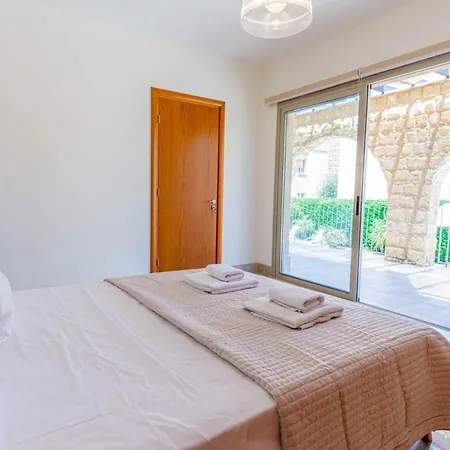 In Sleeps 6 Includes Swimming Pool And Air Con Вилла *